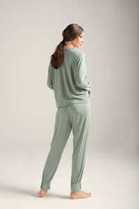 Pijama camibuzo y pantalón largo Color Verde